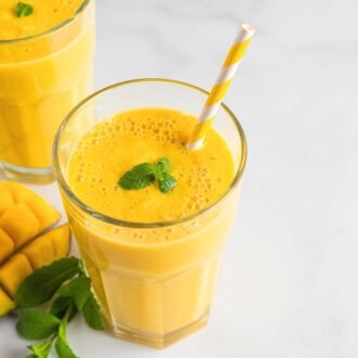 Mango/Strawberry Lassi